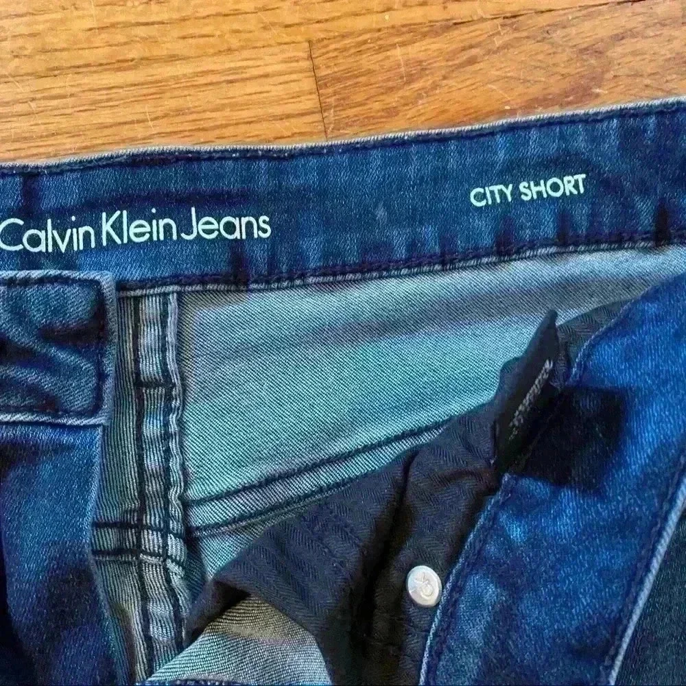 Calvin Klein Jeans shorts with embroidered belt